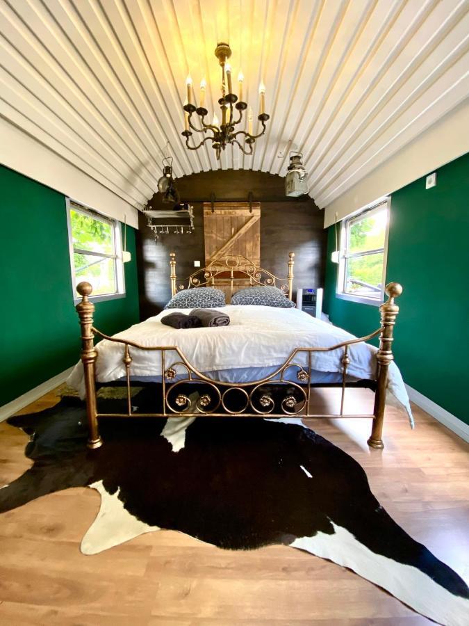 Gleis 1, Eisenbahn Waggon Mit Whirlpool Und Ofen Villa Dahlem  Exterior photo
