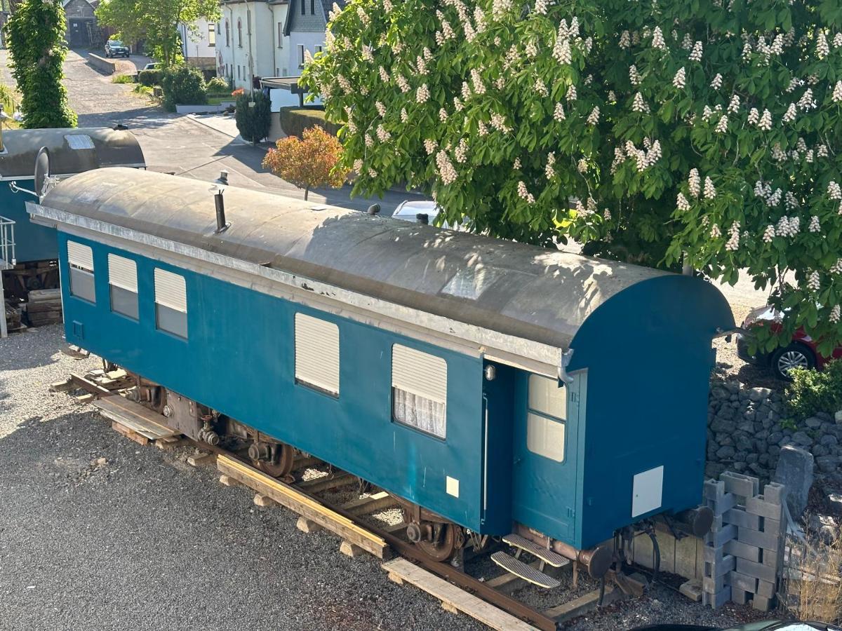 Gleis 1, Eisenbahn Waggon Mit Whirlpool Und Ofen Villa Dahlem  Exterior photo